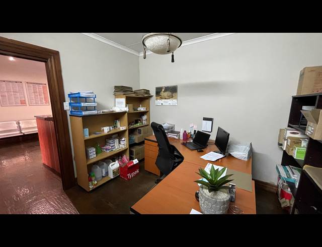350M² MEDICAL SUITE FOR SALE IN SINOVILLE